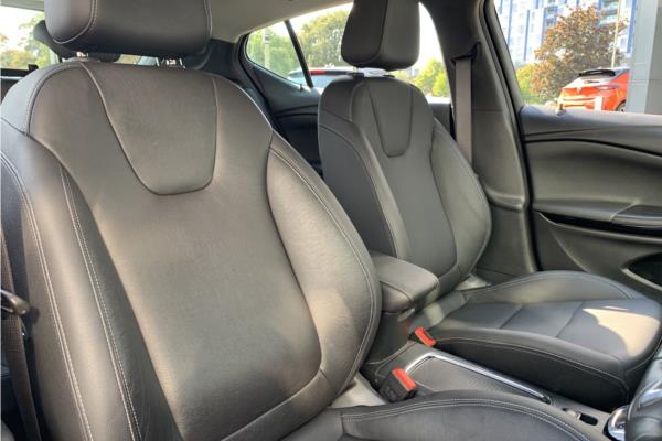 2019 Vauxhall Astra 1.4i Turbo GPF Elite Nav Hatchback 5dr Petrol Auto Euro 6 (s/s) (150 ps) - Leather, photo 34