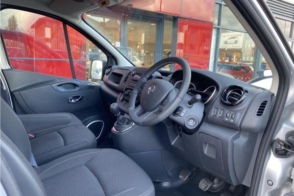 2019 VAUXHALL VIVARO - Black Cloth, photo 11