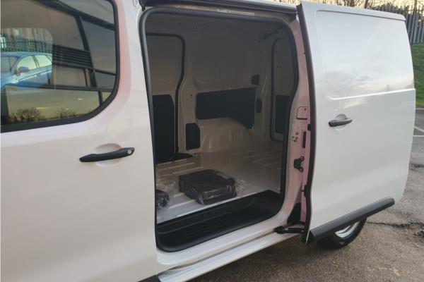 2024 Vauxhall Vivaro-e 3100 75kWh Dynamic Auto L1 H1 6dr (7.4kW Charger) - Curtiba Grey, photo 12