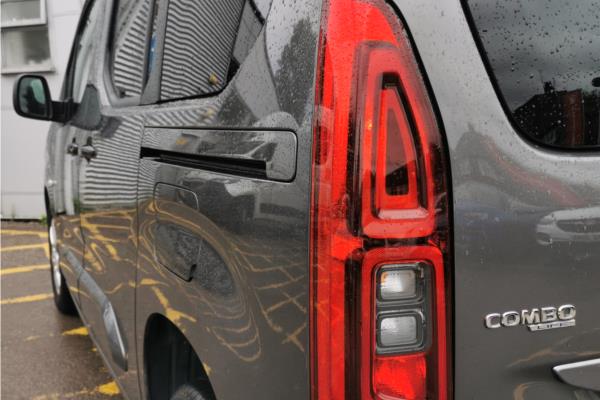 2021 Vauxhall Combo Life 1.5 Turbo D SE MPV 5dr Diesel Manual Euro 6 (s/s) (7 Seat) (100 ps) - Cloth, photo 37