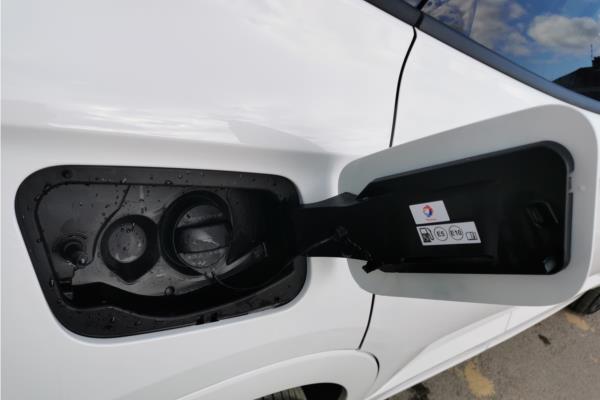 2023 Vauxhall Grandland 1.6 14.2kWh GSe SUV 5dr Petrol Plug-in Hybrid Auto AWD Euro 6 (s/s) (300 ps) - Black Alcantara, photo 35