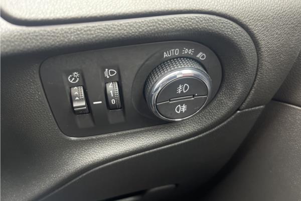 2019 Vauxhall Grandland X 1.2 Turbo GPF Sport Nav SUV 5dr Petrol Manual Euro 6 (s/s) (130 ps) - Cloth, photo 20