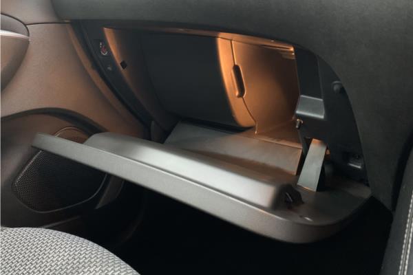 2019 Vauxhall Grandland X 1.2 Turbo GPF SE SUV 5dr Petrol Manual Euro 6 (s/s) (130 ps) - Cloth, photo 26