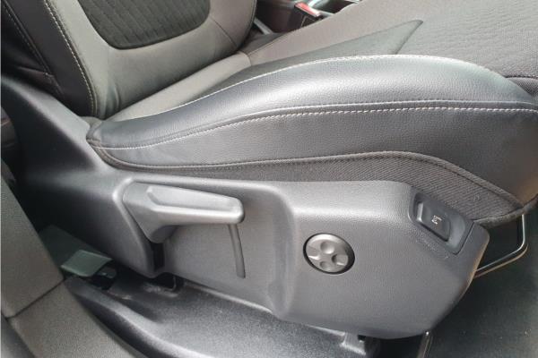 2019 Vauxhall Grandland X 1.2 Turbo GPF Sport Nav SUV 5dr Petrol Auto Euro 6 (s/s) (130 ps) - Cloth, photo 29