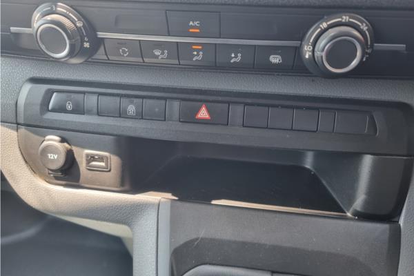 2019 Vauxhall Vivaro 2.0 Turbo D 3100 Sportive Crew Van 5dr Diesel Manual Euro 6 (s/s) (120 ps) - Cloth, photo 24