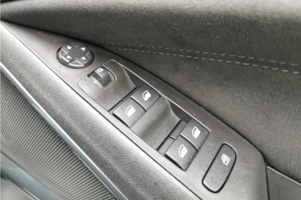 2022 Vauxhall Crossland 1.2 Turbo Ultimate SUV 5dr Petrol Auto Euro 6 (s/s) (130 ps) - Cloth/Alcantara, photo 22