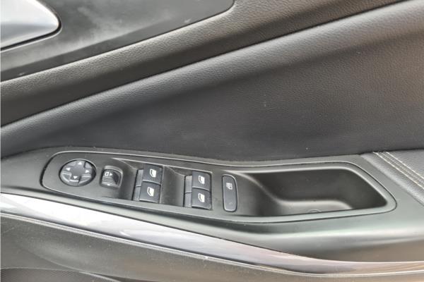 2020 Vauxhall Grandland X 1.2 Turbo SRi Nav SUV 5dr Petrol Manual Euro 6 (s/s) (130 ps) - Cloth, photo 32