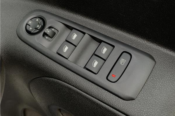 2021 Vauxhall Combo Life 1.2 Turbo SE MPV 5dr Petrol Auto Euro 6 (s/s) (7 Seat) (130 ps) - Cloth, photo 22