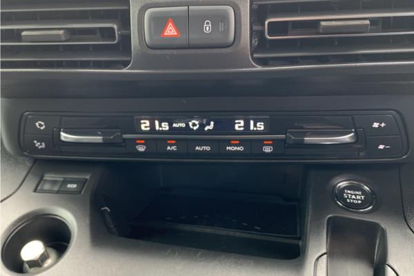 2020 Vauxhall Combo Life 1.2 Turbo Elite MPV 5dr Petrol Auto Euro 6 (s/s) (130 ps) - Cloth, photo 16