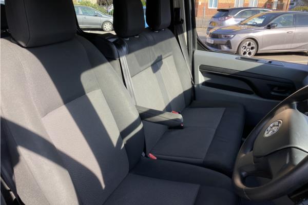 2021 Vauxhall Vivaro-e Life 50kWh Combi MPV 5dr Electric Auto LWB (9 Seat, 7.4kW Charger) (136 ps) - Cloth, photo 32