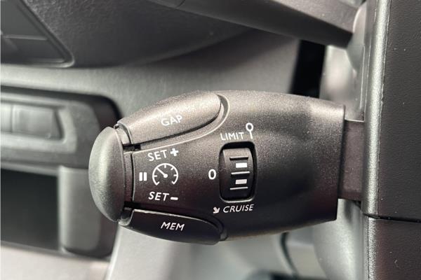 2022 Vauxhall Vivaro 2.0 Turbo D 3100 Elite Crew Van 5dr Diesel Manual Euro 6 (s/s) (145 ps) - Cloth, photo 21