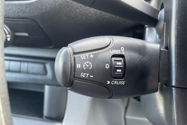2020 Vauxhall Vivaro 2.0 Turbo D 3100 Sportive Crew Van 5dr Diesel Manual L2 H1 Euro 6 (s/s) (120 ps) - Cloth, photo 26