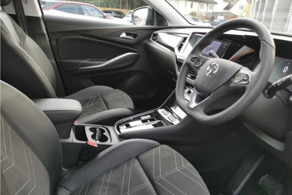 2024 Vauxhall Grandland 1.2 MHEV Ultimate SUV 5dr Petrol Hybrid e-DCT Euro 6 (s/s) (136 ps) - Black Alcantara, photo 12
