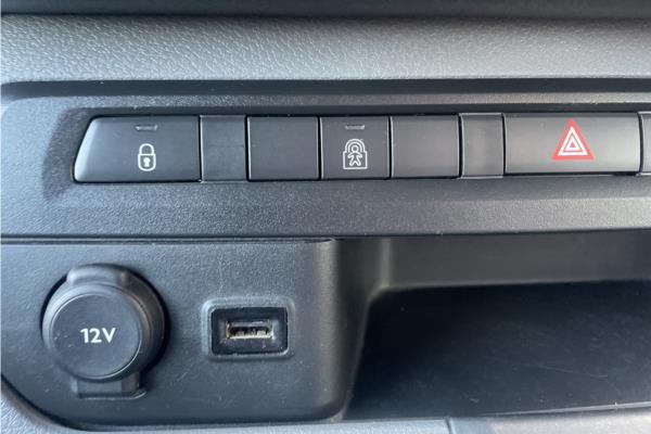 2020 Vauxhall Vivaro 2.0 Turbo D 3100 Sportive Crew Van 5dr Diesel Manual L2 H1 Euro 6 (s/s) (120 ps) - Cloth, photo 24