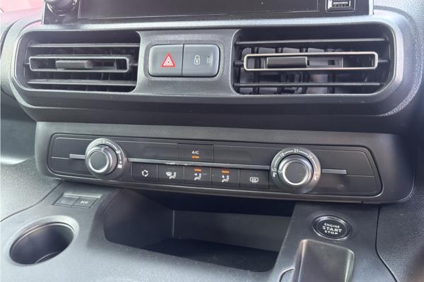 2021 Vauxhall Combo Life 1.2 Turbo SE MPV 5dr Petrol Auto Euro 6 (s/s) (130 ps) - Cloth, photo 16