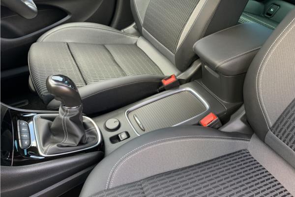 2021 Vauxhall Astra 1.2 Turbo Griffin Edition Hatchback 5dr Petrol Manual Euro 6 (s/s) (145 ps) - Cloth Sienna/Jet Blk, photo 43