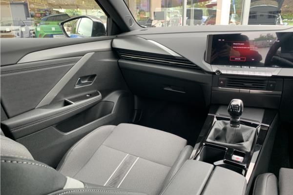 2024 Vauxhall Astra 1.2 Turbo Ultimate Sports Tourer 5dr Petrol Auto Euro 6 (s/s) (130 ps) - Alcantara Seat, photo 42