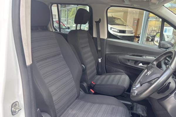2020 Vauxhall Combo Life 1.5 Turbo D Elite XL MPV 5dr Diesel Auto Euro 6 (s/s) (130 ps) - Cloth, photo 34