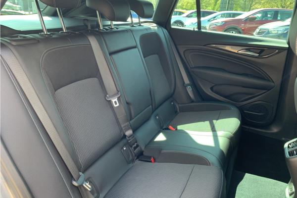 2018 Vauxhall Insignia 2.0 Turbo D BlueInjection SRi VX Line Nav Sports Tourer 5dr Diesel Auto Euro 6 (s/s) (170 ps) - Cloth, photo 13