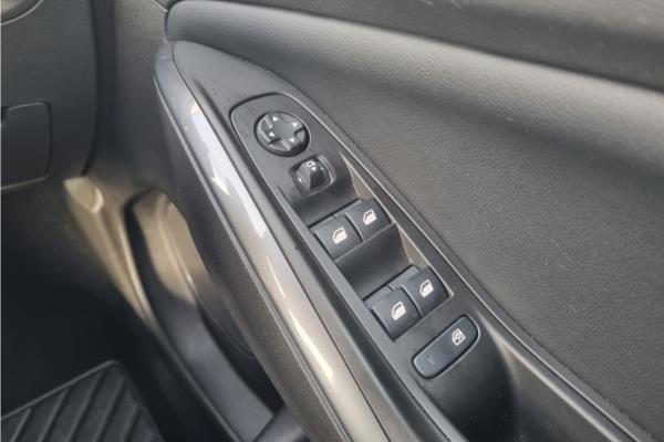 2018 Vauxhall Grandland X 1.2 Turbo Sport Nav SUV 5dr Petrol Manual Euro 6 (s/s) (130 ps) - Cloth/Leather, photo 34