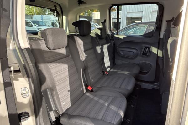 2021 Vauxhall Combo Life 1.2 Turbo SE MPV 5dr Petrol Auto Euro 6 (s/s) (130 ps) - Cloth, photo 13