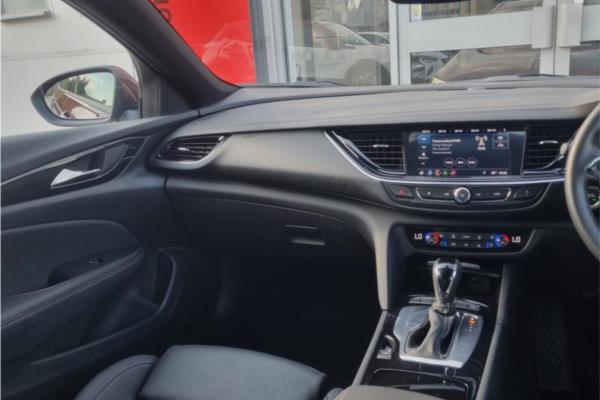 2019 Vauxhall Insignia 2.0 Turbo D BlueInjection SRi VX Line Nav Sports Tourer 5dr Diesel Auto Euro 6 (s/s) (170 ps) - Cloth/Leather, photo 25