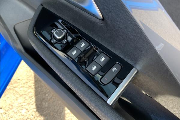 2023 Vauxhall Astra Electric 54kWh Ultimate Hatchback 5dr Electric Auto (156 ps) - Black Alcantara, photo 22