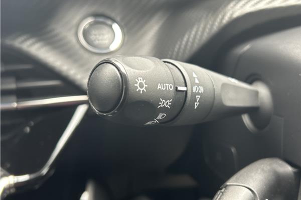 Non Franchise 2020 Peugeot 2008 1.2 PureTech Allure Premium SUV 5dr Petrol Manual Euro 6 (s/s) (100 ps) - Fabic - Cloth, photo 27