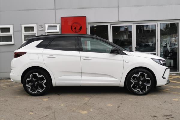 2022 Vauxhall Grandland 1.2 Turbo Ultimate SUV 5dr Petrol Manual Euro 6 (s/s) (130 ps) - Black Alcantara, photo 9