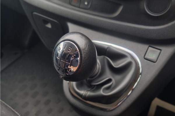 2018 VAUXHALL VIVARO - Cloth, photo 29