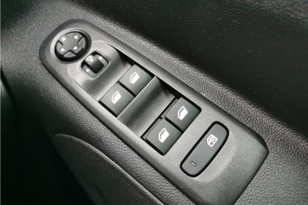2021 Vauxhall Combo Life 1.2 Turbo Elite MPV 5dr Petrol Auto Euro 6 (s/s) (130 ps) - Cloth, photo 22