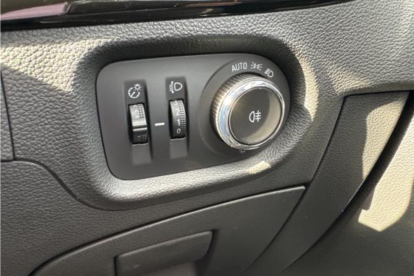 2021 Vauxhall Astra 1.2 Turbo Elite Nav Premium Hatchback 5dr Petrol Manual Euro 6 (s/s) (145 ps) - Leather, photo 21