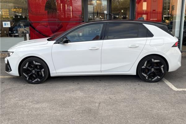 2023 Vauxhall Astra - Black Alcantara, photo 5