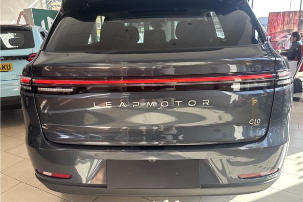 Leapmotor C10 5Dr 160kW 69.9kWh AU - CAMEL BROWN, photo 6