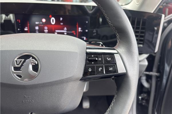 2022 Vauxhall Astra 1.2 Turbo Design Hatchback 5dr Petrol Auto Euro 6 (s/s) (130 ps) - Jet Black Fabrc, photo 18