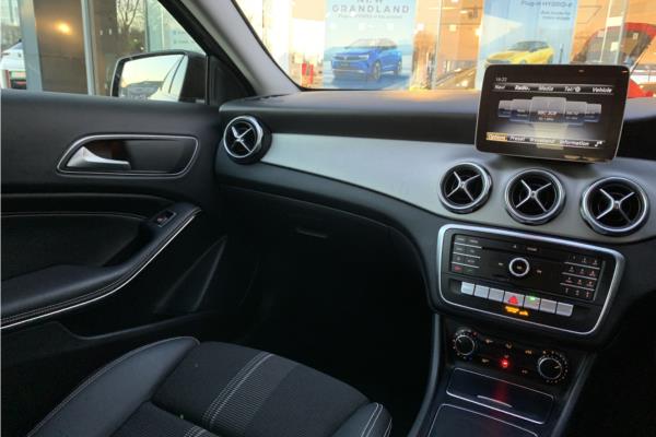 Non Franchise 2019 Mercedes-Benz GLA Class 1.6 GLA180 Urban Edition SUV 5dr Petrol 7G-DCT Euro 6 (s/s) (122 ps) - Mixed Leather - Fabric/Cloth, photo 43