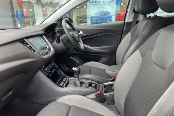 2020 Vauxhall Grandland X 1.2 Turbo SRi Nav SUV 5dr Petrol Manual Euro 6 (s/s) (130 ps) - Cloth, photo 15