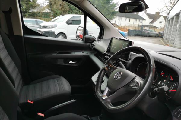 2021 Vauxhall Combo Life 1.2 Turbo SE MPV 5dr Petrol Auto Euro 6 (s/s) (7 Seat) (130 ps) - Cloth, photo 12