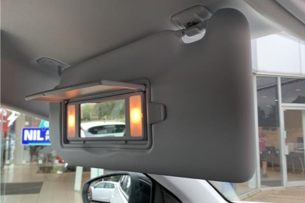 2021 Vauxhall Grandland X 1.2 Turbo Griffin Edition Euro 6 (s/s) 5dr - Cloth, photo 30