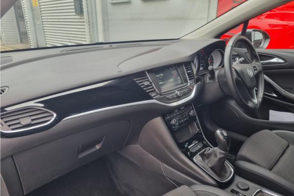 2019 VAUXHALL ASTRA 1.4T 16V 150 Griffin 5dr-sequence-14