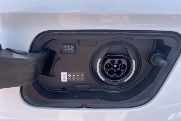 2020 Vauxhall Grandland X 1.6 13.2kWh Ultimate Nav SUV 5dr Petrol Plug-in Hybrid Auto 4WD Euro 6 (s/s) Hybrid4 (300 ps) - Berson Black, photo 38