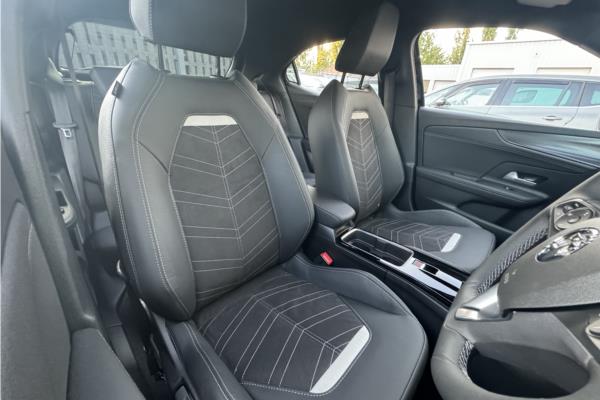 2024 Vauxhall Mokka 1.2 MHEV Ultimate SUV 5dr Petrol Hybrid e-DCT Euro 6 (s/s) (136 ps) - Black Alcantara, photo 34