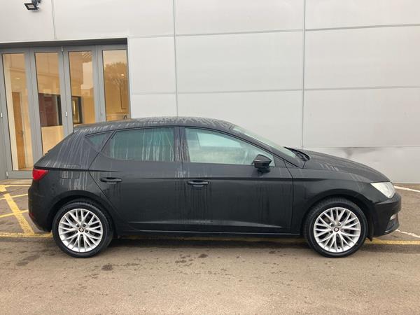 2017 SEAT Leon 1.6 TDI SE Dynamic Technology 5dr-sequence-8