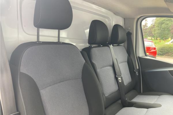 2018 VAUXHALL VIVARO - Cloth, photo 13