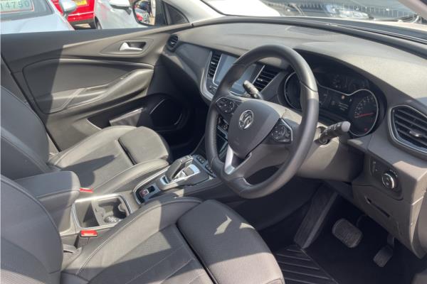 2020 Vauxhall Grandland X 1.6 13.2kWh Ultimate Nav SUV 5dr Petrol Plug-in Hybrid Auto 4WD Euro 6 (s/s) Hybrid4 (300 ps) - Berson Black, photo 12