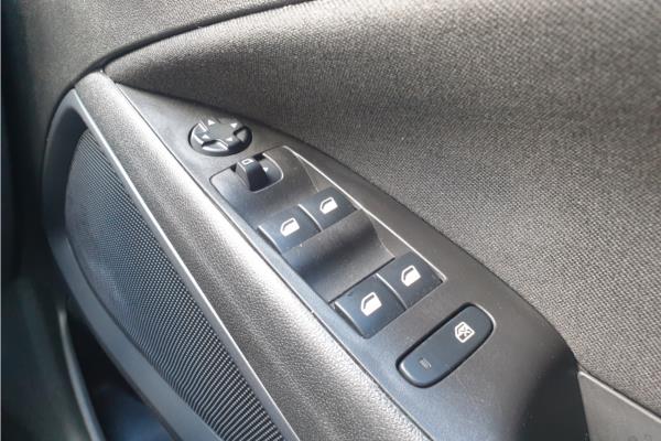 2024 Vauxhall Crossland 1.2 Turbo GS SUV 5dr Petrol Auto Euro 6 (s/s) (130 ps) - Banda-jet Black, photo 22