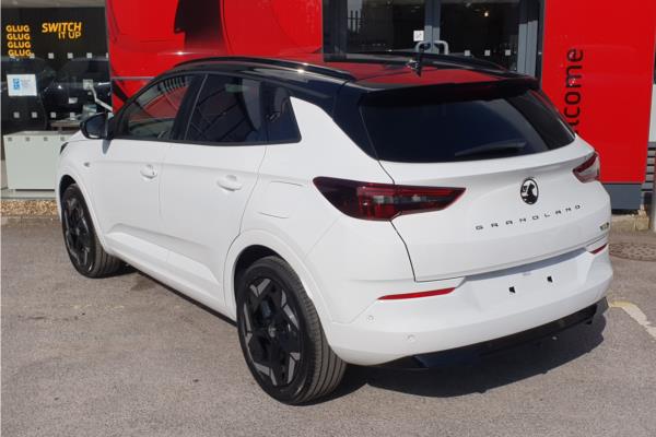 2023 Vauxhall Grandland 1.6 14.2kWh GSe SUV 5dr Petrol Plug-in Hybrid Auto AWD Euro 6 (s/s) (300 ps) - Berson Black, photo 5