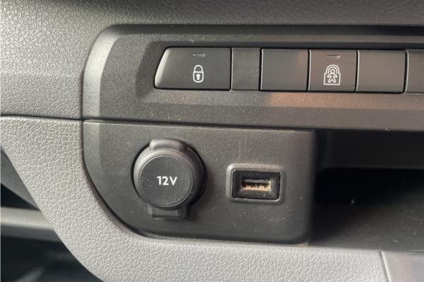 2020 Vauxhall Vivaro 2.0 Turbo D 3100 Sportive Crew Van 5dr Diesel Manual L2 H1 Euro 6 (s/s) (120 ps) - Cloth, photo 37