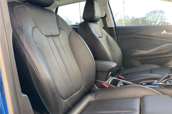 2020 Vauxhall Grandland X 1.6 13.2kWh Business Edition Nav Premium SUV 5dr Petrol Plug-in Hybrid Auto 4WD Euro 6 (s/s) Hybrid4 (300 ps) - Leather, photo 34