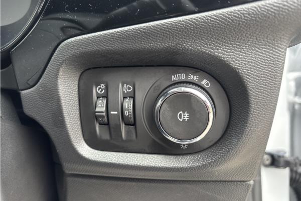 Vauxhall Corsa 5Dr HAT 1.2 TB 100ps YES Winter PK - Banda Marvel Bl, photo 20